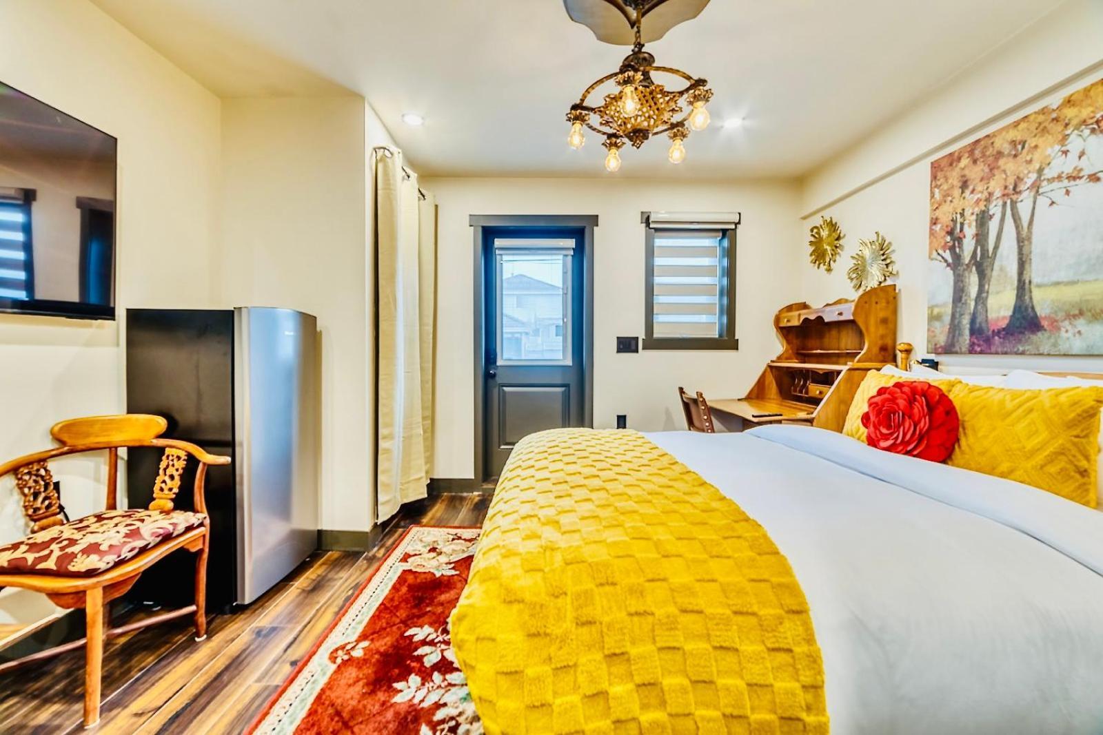 Neocolonial Nouveau Kensington Vacation Home Vancouver Ngoại thất bức ảnh