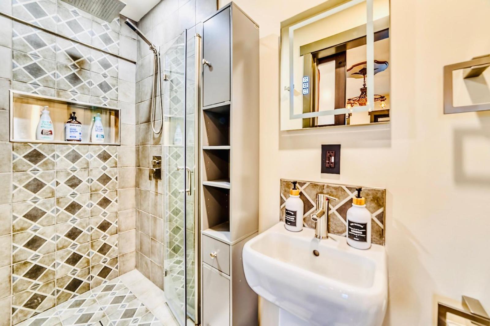 Neocolonial Nouveau Kensington Vacation Home Vancouver Ngoại thất bức ảnh