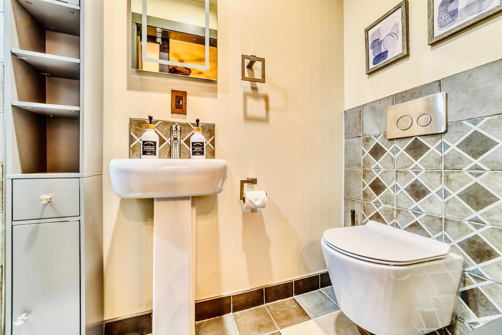 Neocolonial Nouveau Kensington Vacation Home Vancouver Ngoại thất bức ảnh